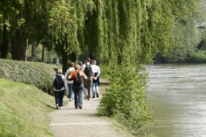 Randonneurs sur les bords de Marne